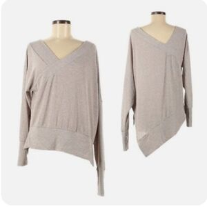 V-Neck Asymmetrical Hem Sweater - Gray